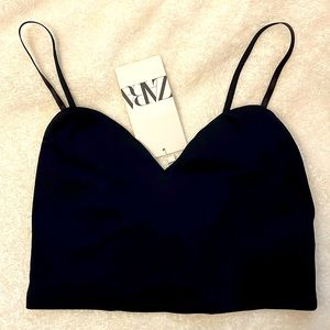 ZARA Corp Top ( Brand New) 
Brand: Zara
Color: Black
Size: S
Material: Knit